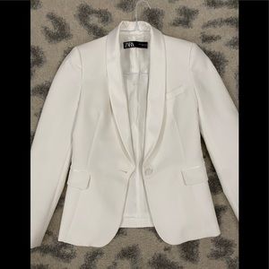 White Zara blazer s